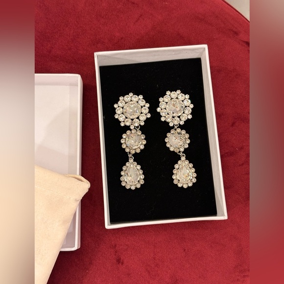 NEW NWT Alessandra Rich Crystal Drop Earrings in Crystal & Silver FWRD CLIP ON - Picture 5 of 6